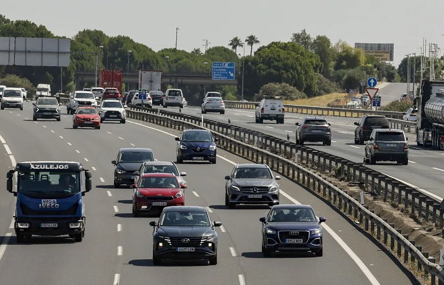 Accidentes en varias ciudades dificultan el regreso de los vacacionistas tras el verano más intenso