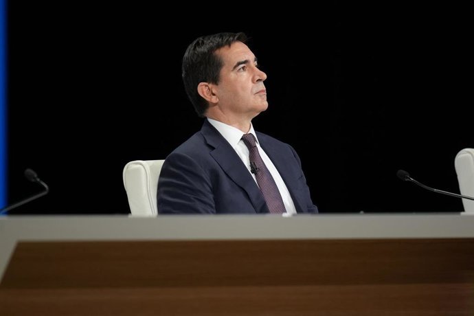 Archivo - El presidente de BBVA, Carlos Torres, en la Junta General de Accionistas de BBVA, en el Palacio de Euskalduna, a 18 de marzo de 2022, en Bilbao, Euskadi (España).