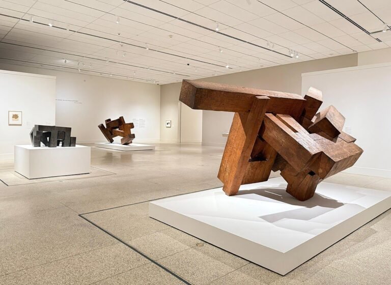 El Museo de Arte de San Diego muestra la mayor exposición de Chillida en 50 años en el país