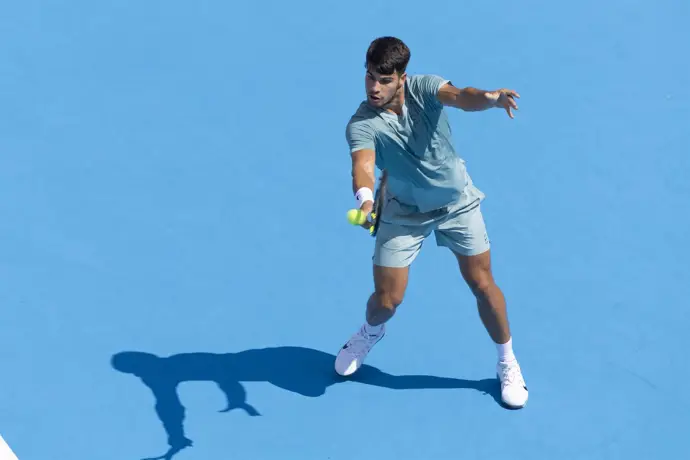 Alcaraz se presenta con triunfo y se une a Bautista en tercera ronda de Cincinnati