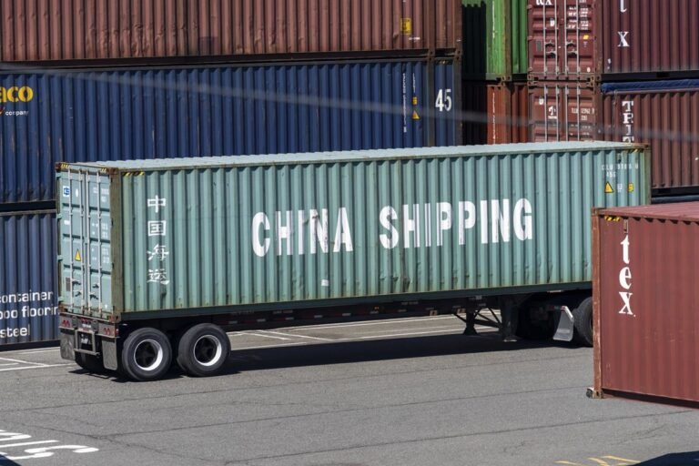 Estados Unidos y China prorrogan por 90 días la suspensión de sus aranceles comerciales