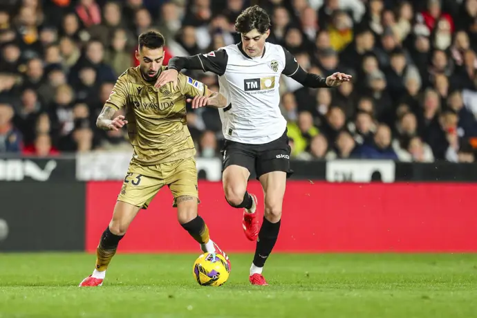 Valencia y Real Sociedad se enfrentan en Mestalla, donde sus aspiraciones están en juego