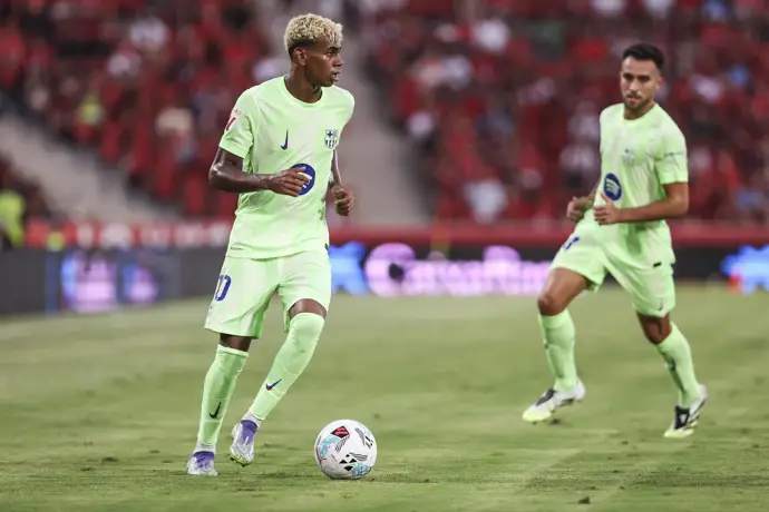 El Ciudad de València se enfrenta al Barça en su regreso a la Primera División de España