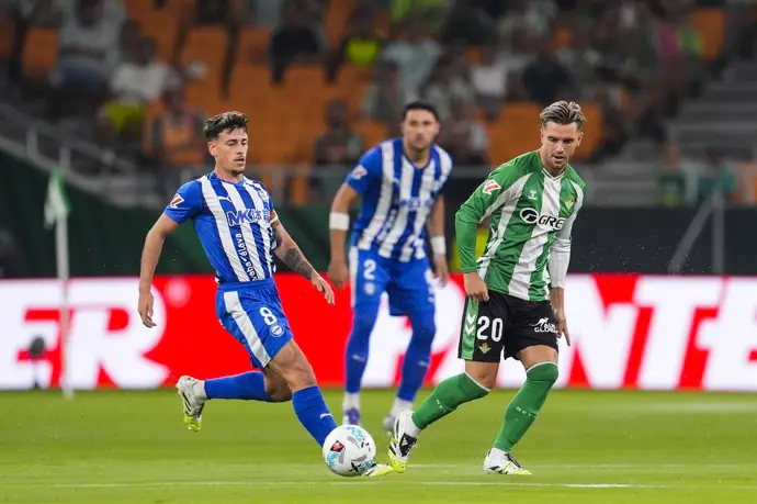 El Betis se impone al Alavés en un gran ambiente en La Cartuja y suma tres importantes puntos