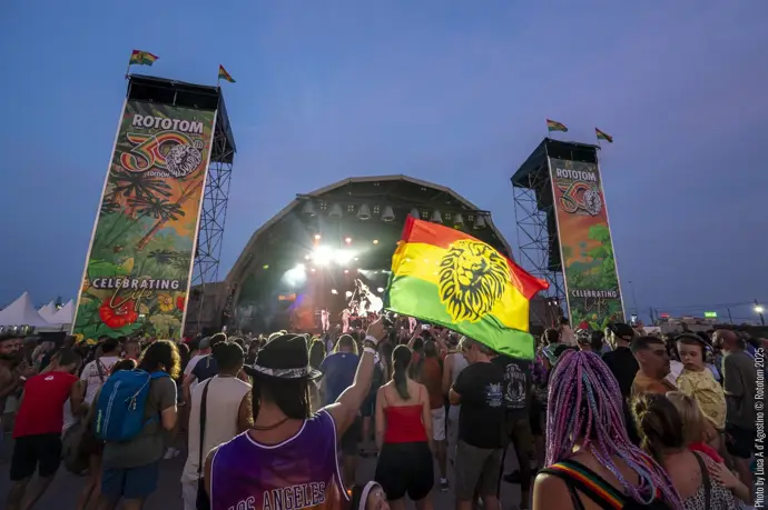 El Rototom 2025 celebra 30 años de música y conciencia con 218.000 asistentes de 111 países