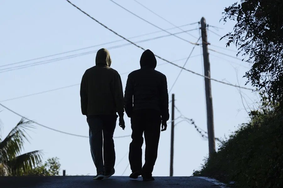 Dos j&oacute;venes africanos llegados a Canarias.