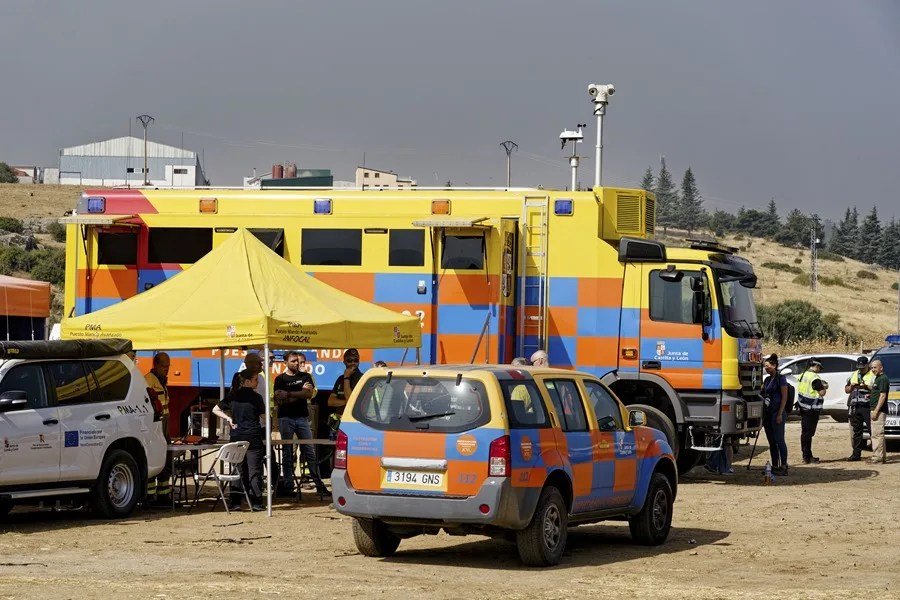 Situación del incendio en Ávila mejora con reactivaciones controladas; Berriozar rinde homenaje a