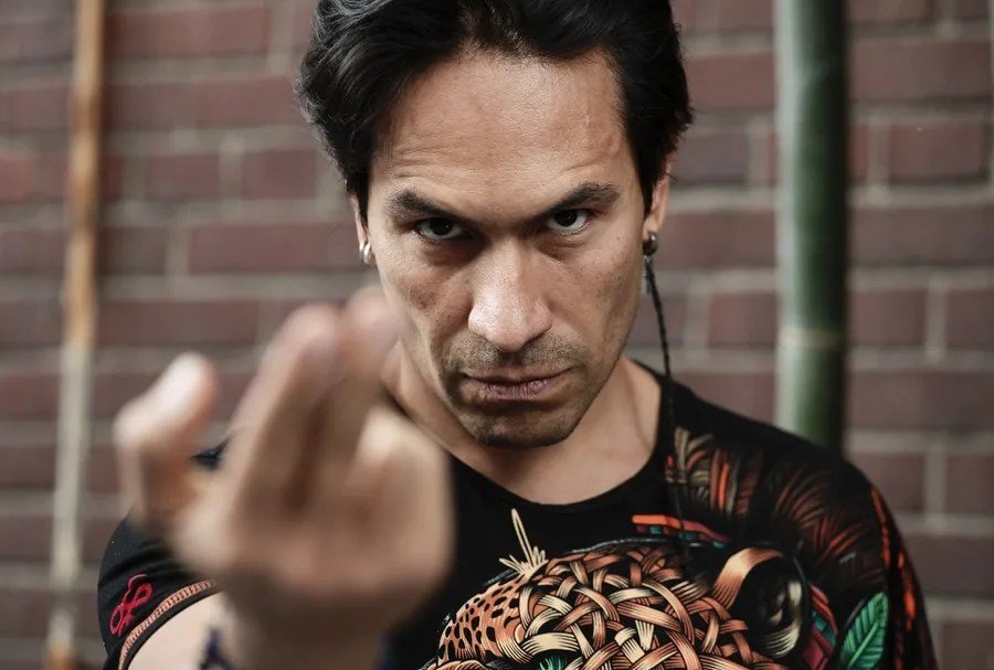 El racismo y el clasismo surgen del miedo, según Horacio García Rojas, voz de Batman