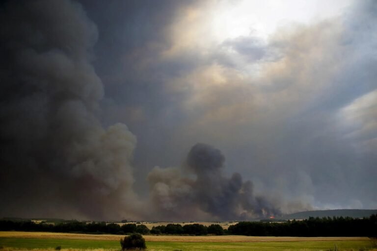 Incendios causan dos muertes y varios heridos graves mientras se combate el fuego, fallece un