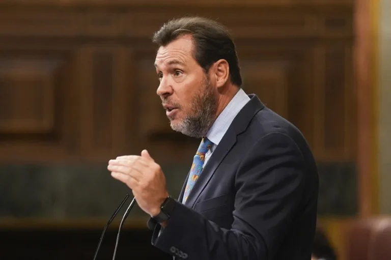 El ministro Óscar Puente señala que Hurtado y Peinado son ejemplos evidentes de jueces politizados