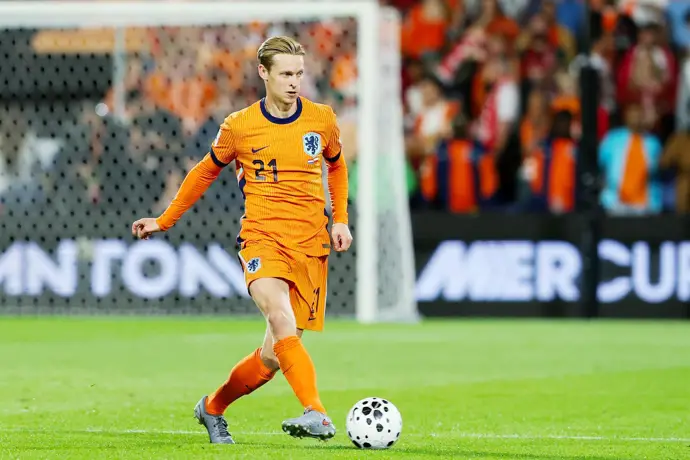 De Jong presenta una ligera lesión muscular y es duda para el partido contra el Valencia