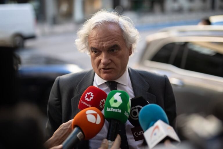 Empresarios critican la propuesta de ofrecer atención al cliente en catalán en español