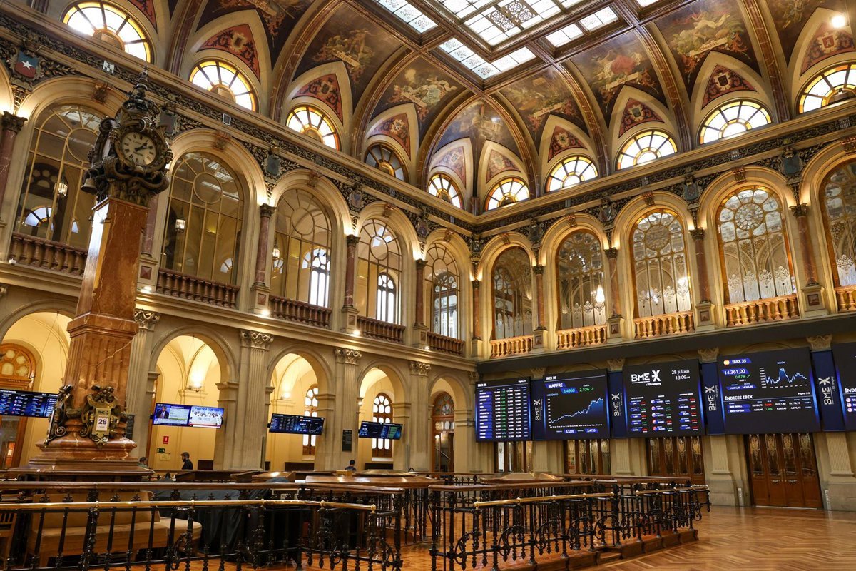 El Ibex 35 avanza un 1% y alcanza los 15.400 puntos, superando los máximos de 2007