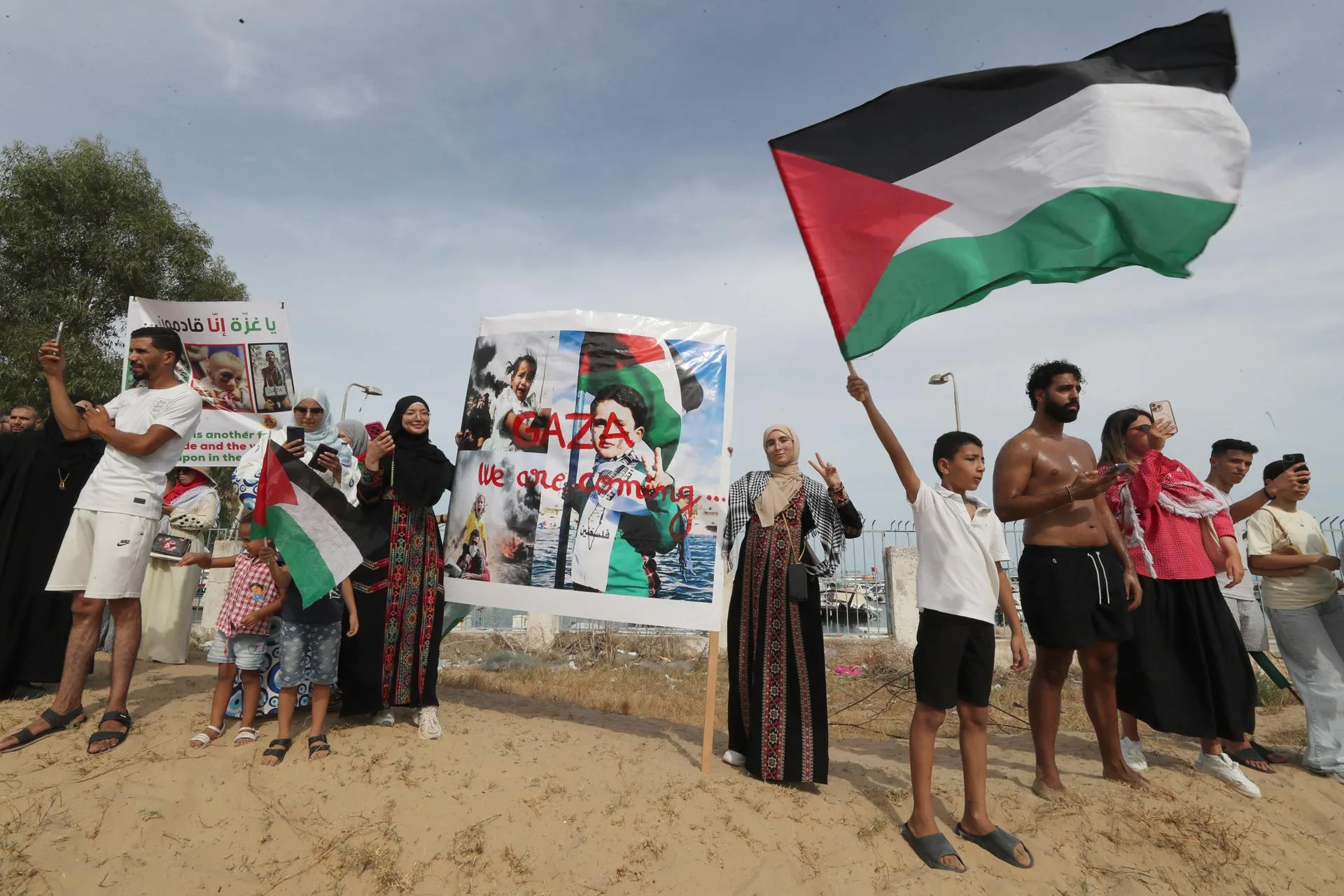 Flotilla hacia Gaza hace escala en Túnez en espera de más barcos. Detenido por un homicidio en