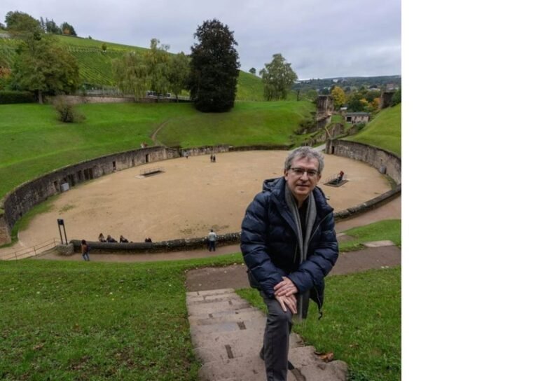 El autor Santiago Posteguillo en la ciudad de Tr&eacute;veris
