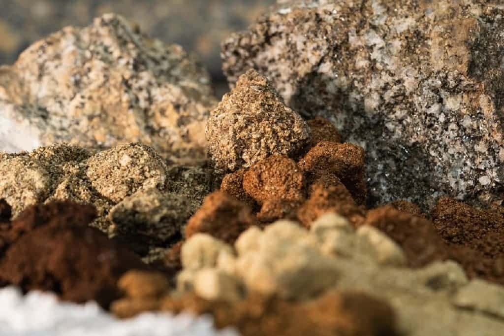 investigadores desarrollan un método ecológico y económico para extraer tierras raras de residuos