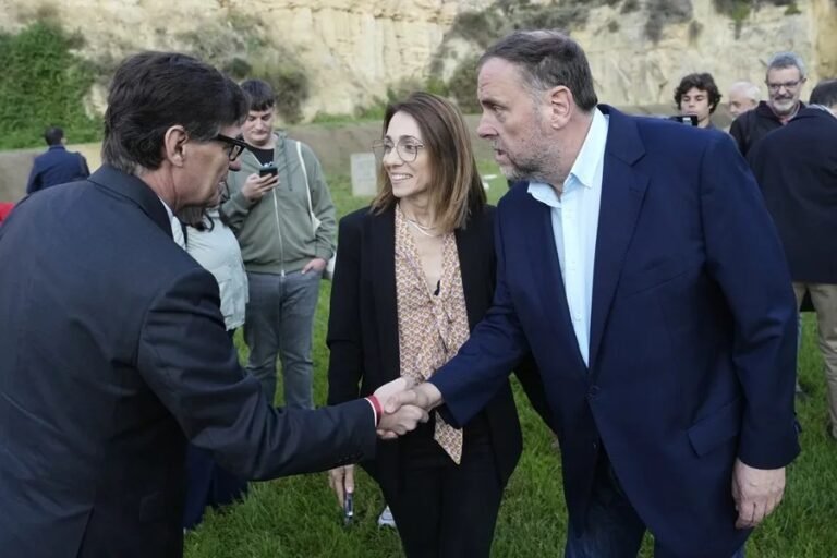 Illa espera noticias sobre financiación mientras los presupuestos están en espera y ERC está en