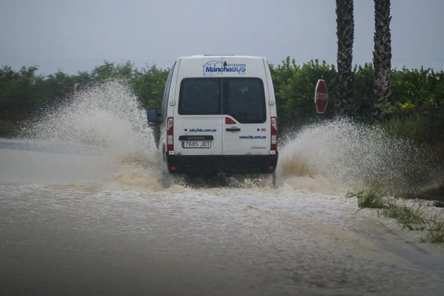 La dana deja Murcia mientras se dirige a Castellón, Tarragona y Baleares, según Mazón