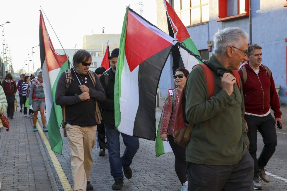 Actos solidarios por Palestina en varias localidades de España; Mónica García critica el modelo
