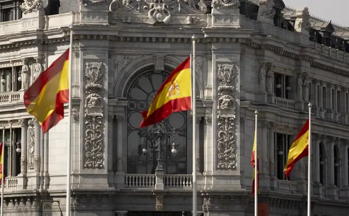 La prima de riesgo en España desciende a 53,40 puntos, alcanzando mínimos desde 2009