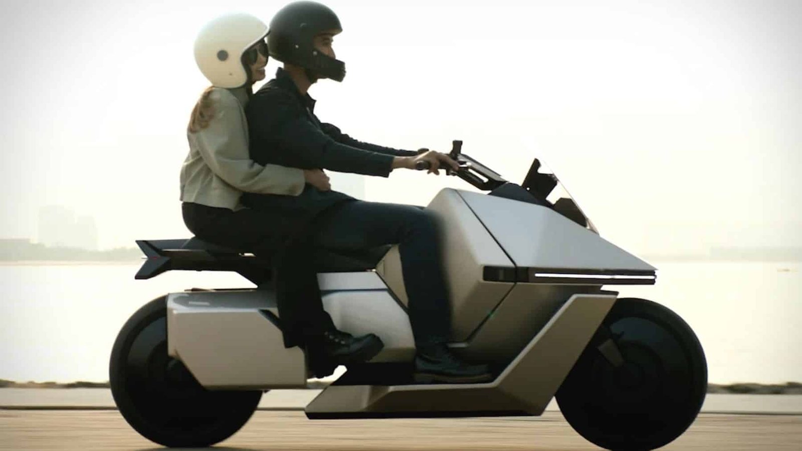 La moto del futuro sorprende al mundo, ya que su uso de conductor es opcional