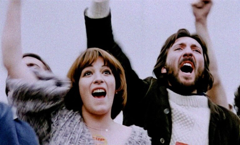 FlixOlé explora la transición de la dictadura a la democracia con tres colecciones y estrenos en