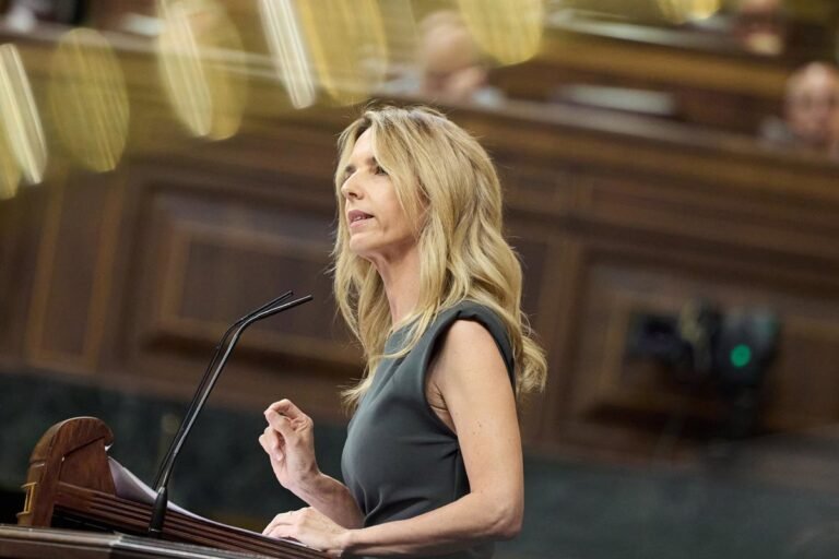 El PP defiende que la España de Colón "merece reconocimiento" y Urtasun sostiene que el perdón