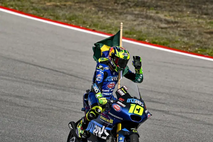 Manu González se retira y Diogo Moreira se corona campeón del mundo de Moto2 en Valencia