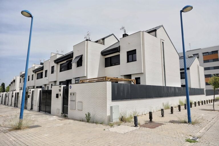 Las hipotecas sobre viviendas alcanzan un récord en 15 años y el interés desciende al 2,85% en