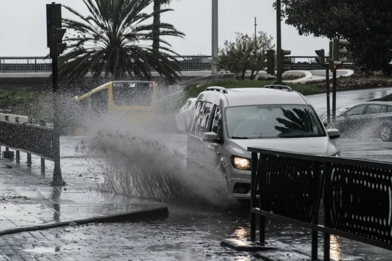 Borrasca Emilia: alerta roja en Valencia y Andalucía por lluvias intensas y nieve en algunas