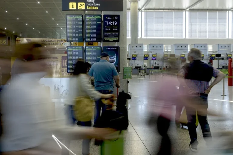 Familia británica acusada de llevar el cuerpo de una anciana en un vuelo de Málaga a Londres