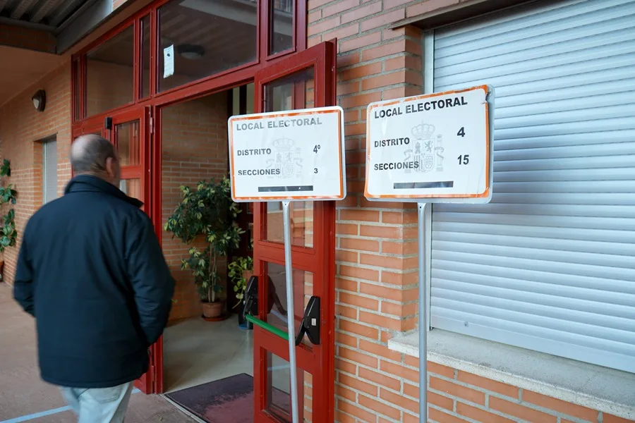 Se constituyeron sin incidencias las 1.400 mesas electorales en Extremadura, un fallecido por arma