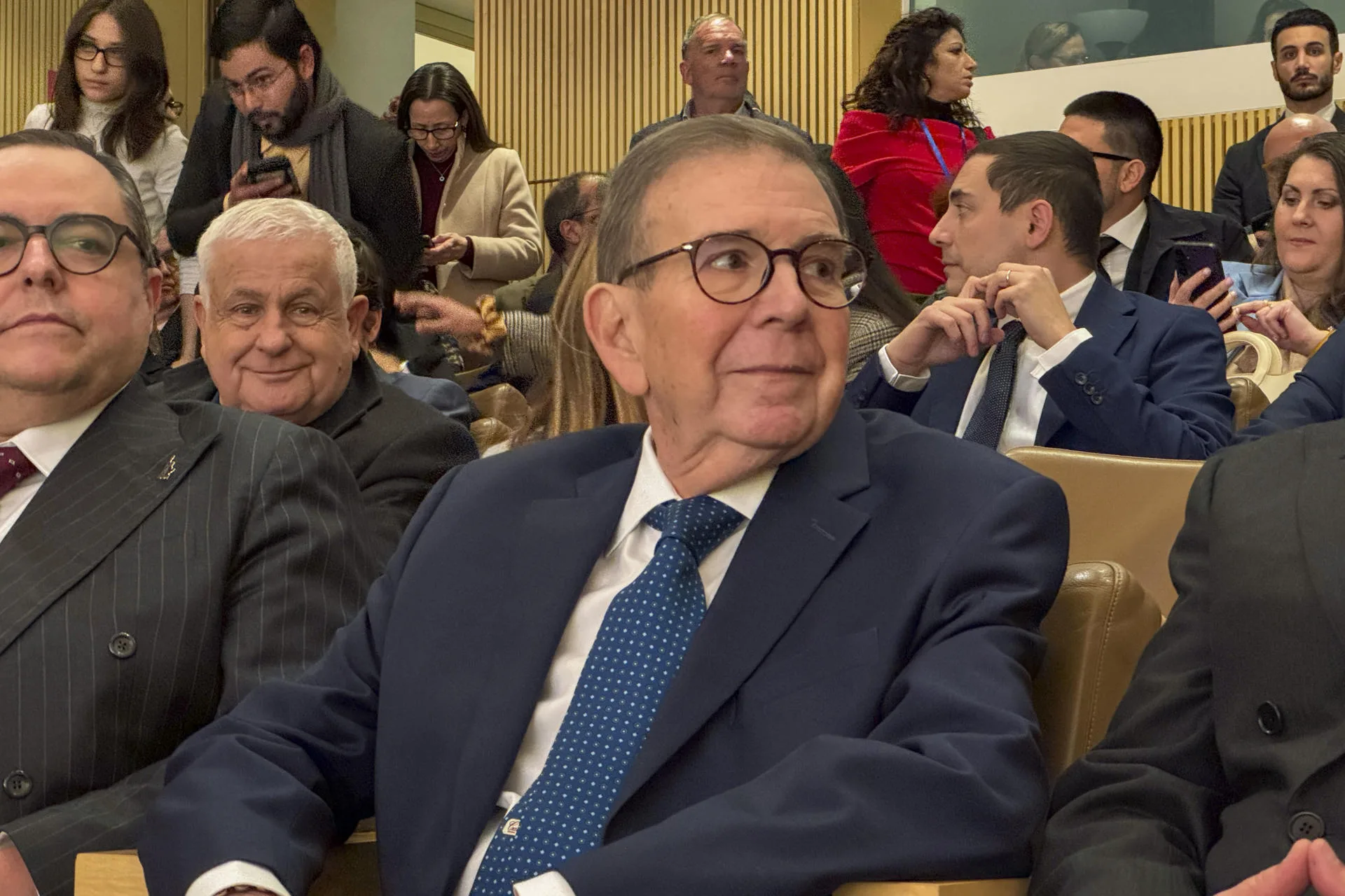 Edmundo González expresa su descontento por no haber llegado al 1 % de excarcelaciones prometidas.