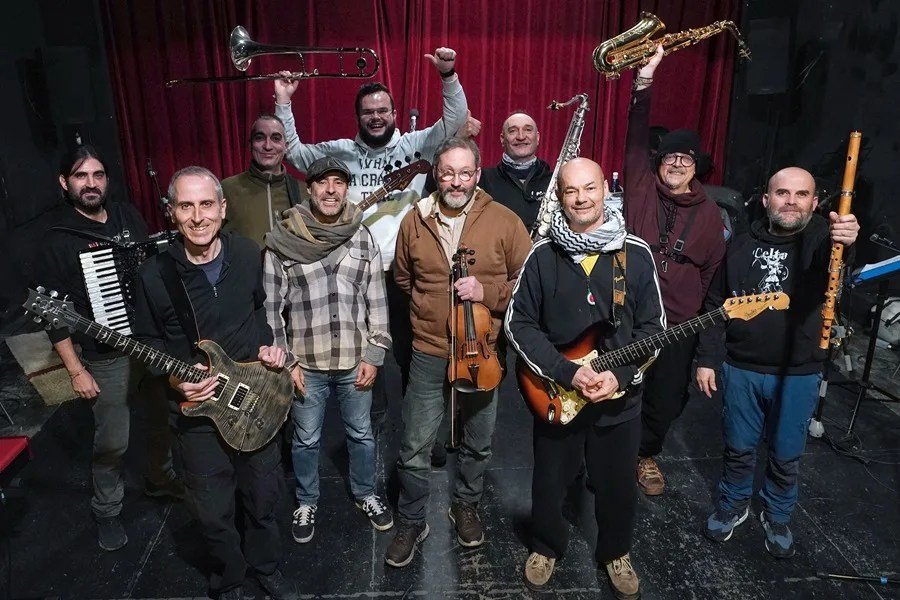 El grupo Celtas Cortos durante los ensayos de la gira que llevar&aacute; a la banda de nuevo a los escenarios por su 40 aniversario