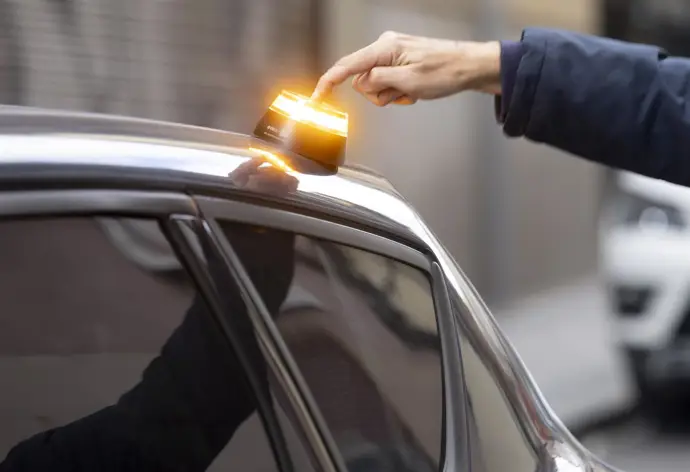 La baliza V-16 será obligatoria desde el 1 de enero de 2026; conoce los requisitos y evita multas