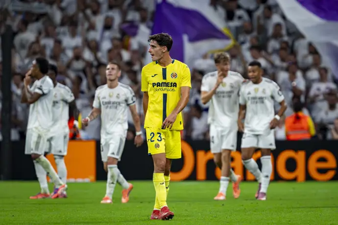 El Madrid jugará en La Cerámica el sábado 24 de enero y el Barça se medirá al Oviedo el 25.