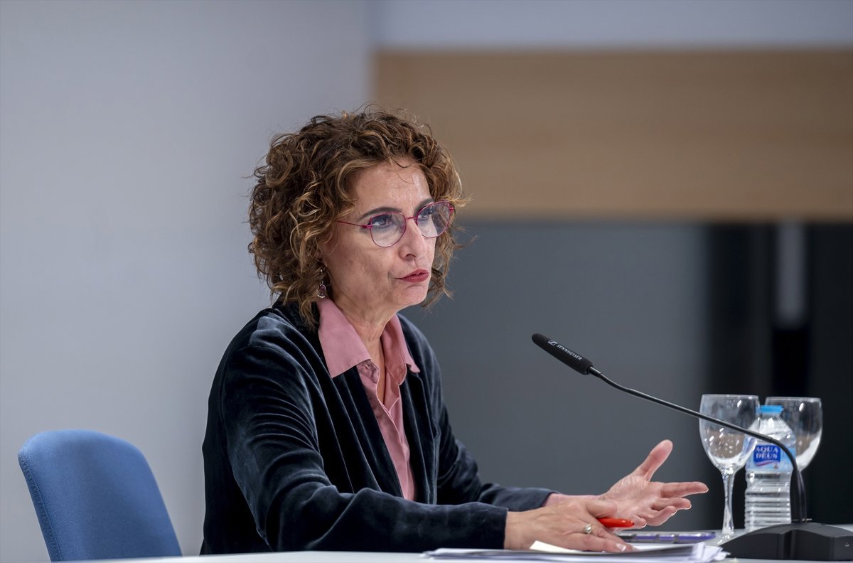 Montero asegura que no habrá privilegios ni trato preferencial para Cataluña con la nueva