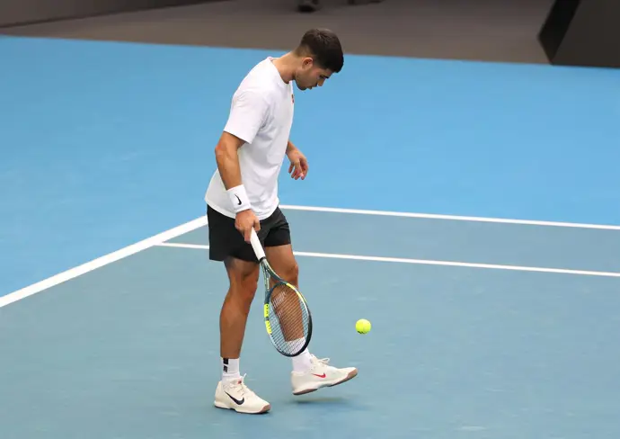 Alcaraz disfruta en Australia con el innovador 'One Point Slam' y demuestra su talento