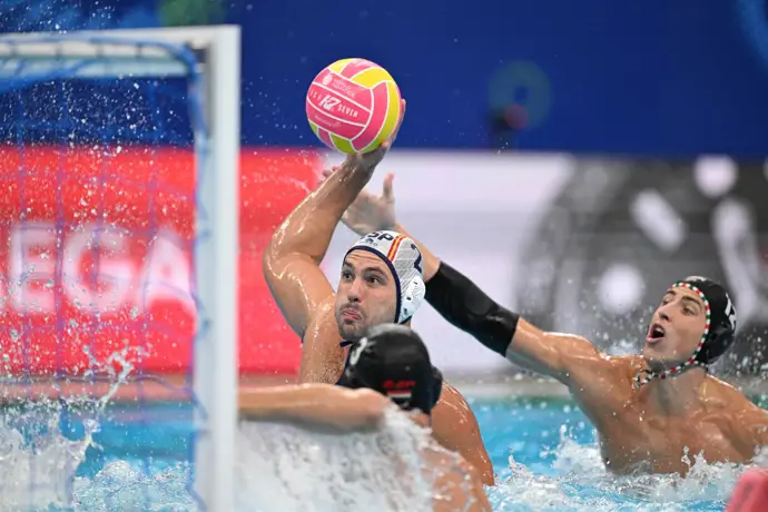 España supera a Países Bajos en el Europeo de waterpolo y se encamina a la gloria en el torneo