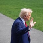 Archivo - 03 April 2025, US, Washington: US&nbsp;President Donald Trump leaves after speaking to media at the White House. Photo: Andrew Leyden/ZUMA Press Wire/dpa