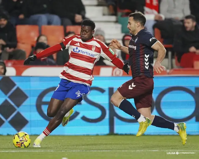 Granada y Eibar firman un empate que no ayuda en su lucha por la permanencia en Los Cármenes
