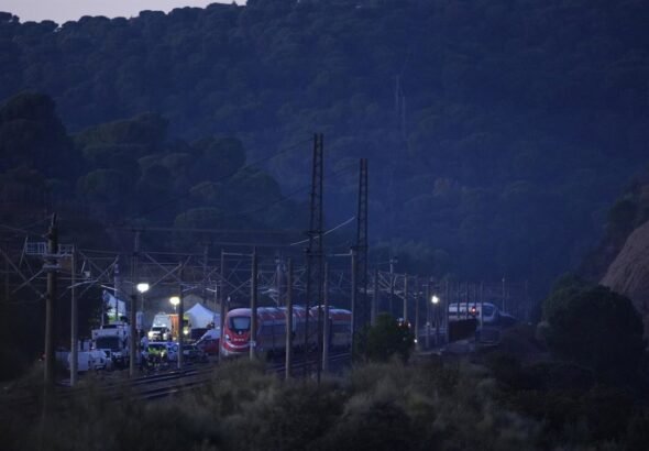 cronología de la respuesta de los servicios de emergencia y adif tras el accidente de adamuz
