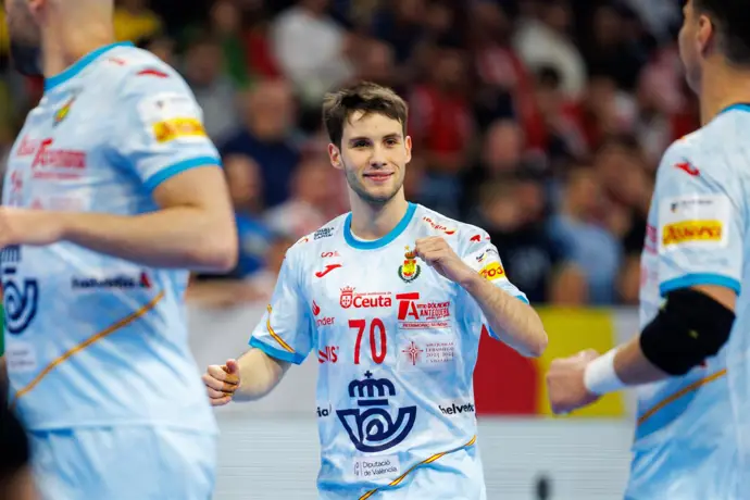 Los hispanos se preparan para un duelo sin emoción ante Francia