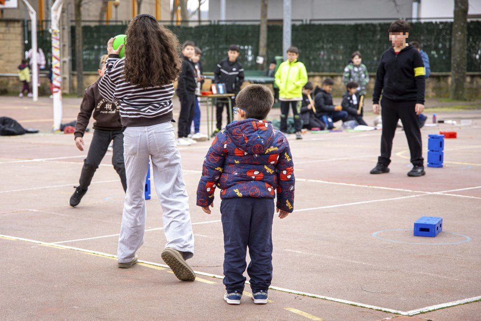 Los patios inclusivos hacen del recreo un espacio divertido y reducen la conflictividad entre los