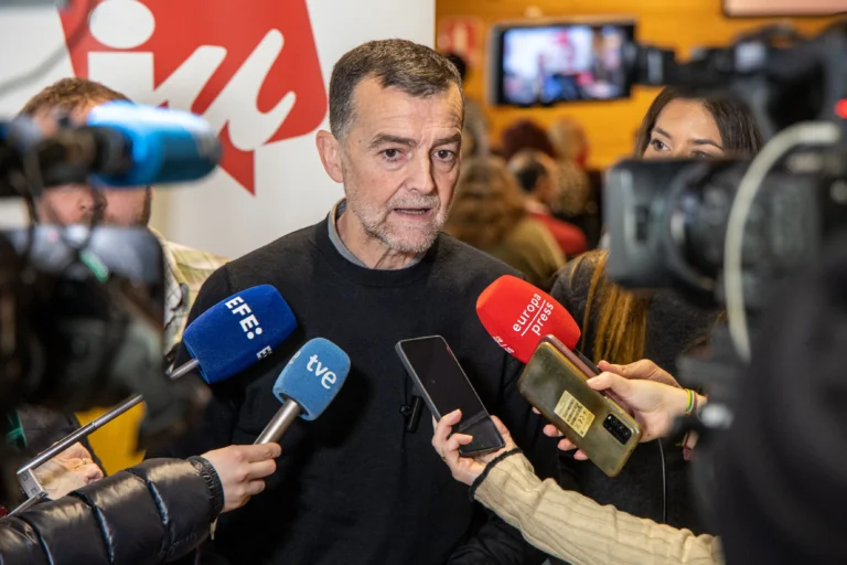 Maillo (IU) afirma que al PP «no le importa nada la situación de las mujeres» en Andalucía
