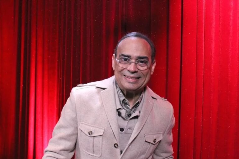 El salsero Gilberto Santa Rosa revela su lado '&Iacute;ntimo' y celebra el fin de las etiquetas en la m&uacute;sica