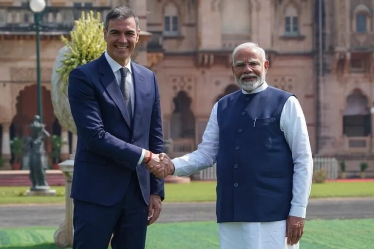 Pedro S&aacute;nchez llega a la India para reunirse con Modi y asistir a una cumbre sobre la IA