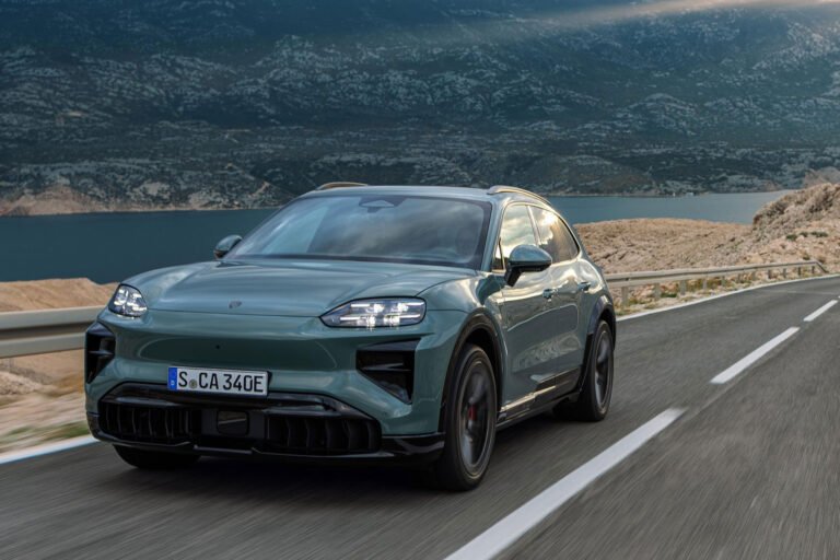 Software, sensores y pensamiento sistémico en la era de los vehículos conectados