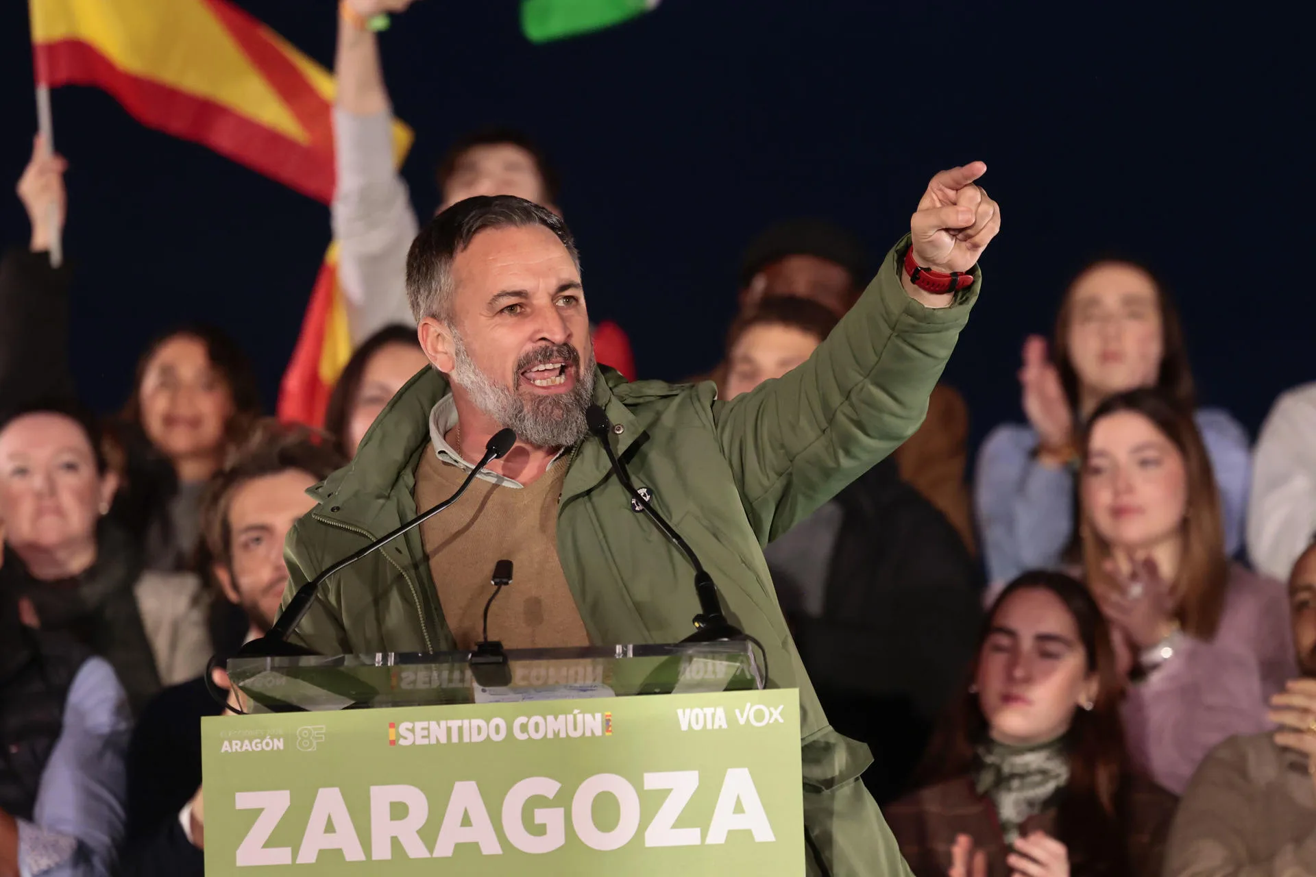Abascal destaca que Aragón ha superado a Pedro Sánchez, mientras Azcón celebra una victoria