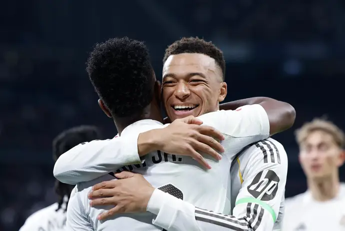 Mbappé impide un frenazo del Real Madrid en el tiempo de descuento